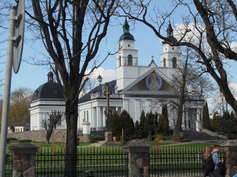 Klasycystyczny kościół pw.św.Antoniego Padewskiego z lat 1840-1848, miejsce cudu eucharystycznego w 2008 r. 