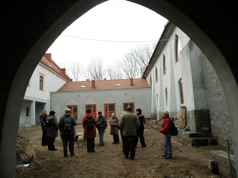 W remontowanym zamku z iście staropolską gościnnością przywitała nas Pani Burmistrz