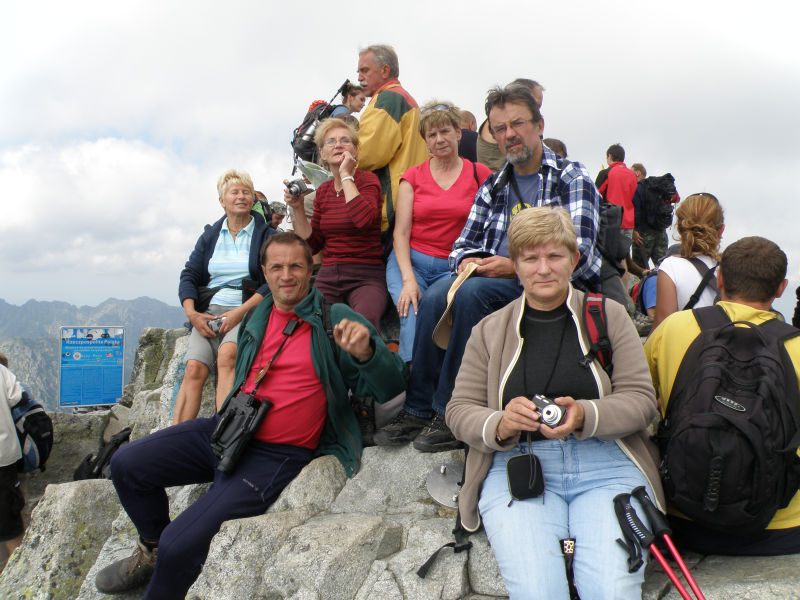 Część grupy  naszych zdobywców na wierzchołku RYSY granica  PL/SL 2499 m n.p.m