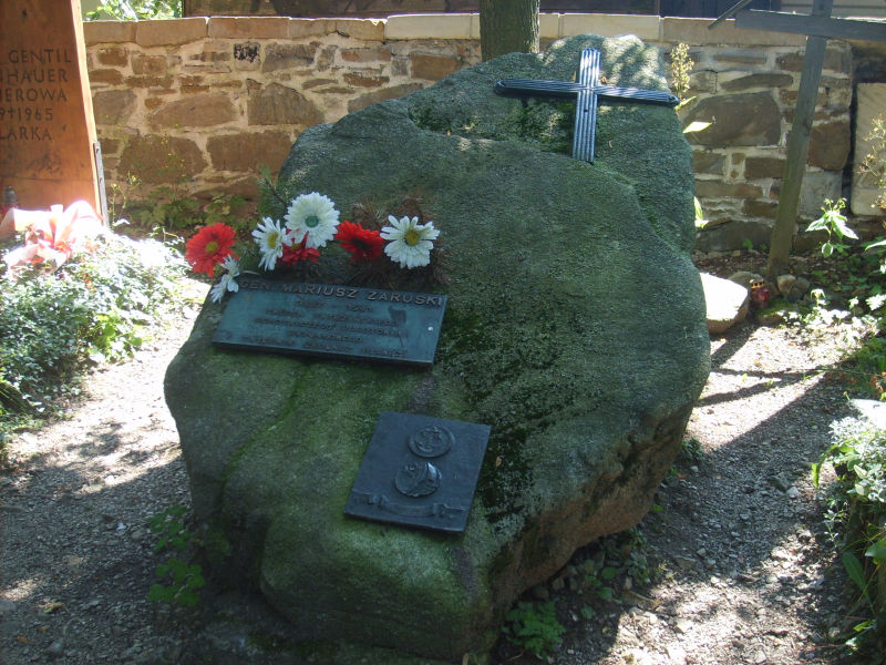 Zakopane, Cmentarz Zasłużonych na Pęksowym Brzyzku, na zdjęciu nagrobek Mariusza Zaruskiego
