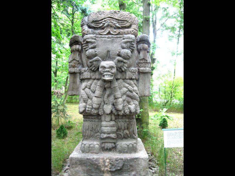 Bogini życia i śmierci Azteków