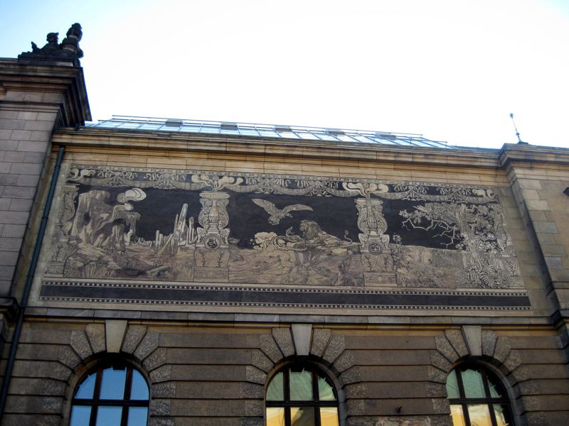 Sgraffito na fasadzie Muzeum Narodowego w Poznaniu przy pl. Wolności