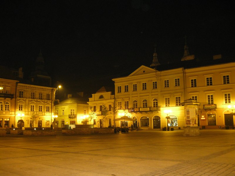 Rynek Trybunalski nocą