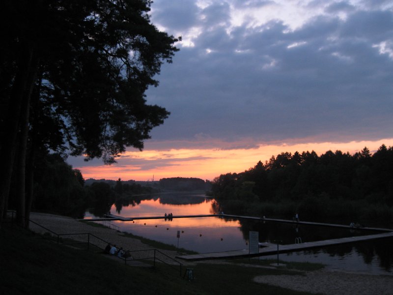 Jezioro Kozienickie w wieczornej poświacie