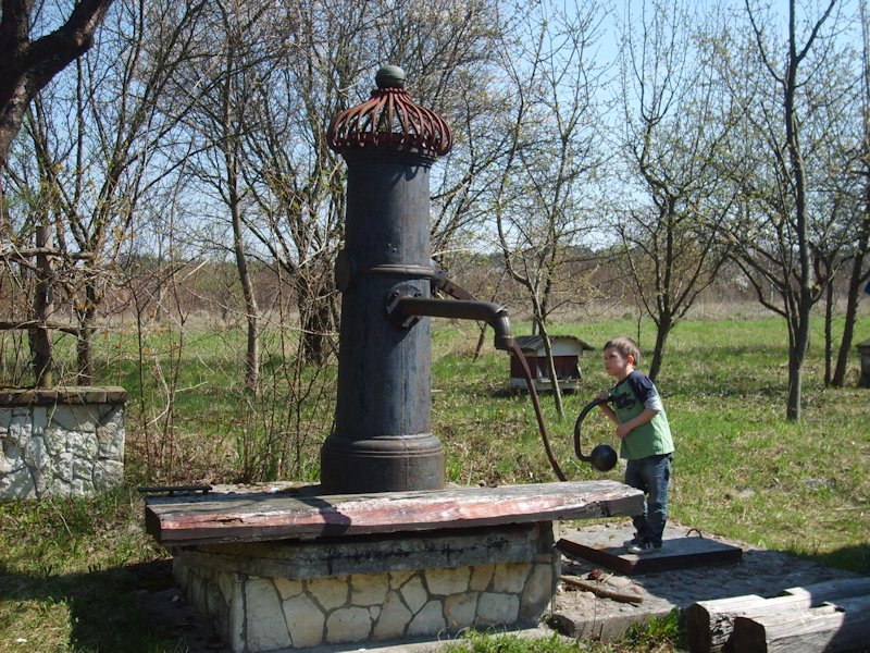 zabytkowa studnia