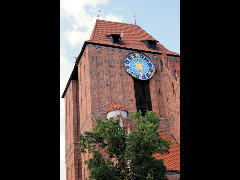 Wieża katedry pw. św.Janów , a w niej drzemiąca Tuba Dei