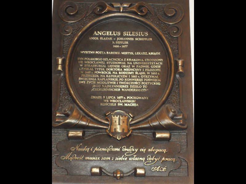 Tablica pamiatkowa Angelusa Silesiusa patrona PWSZ w Wałbrzychu