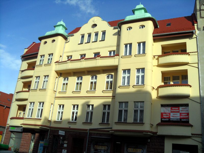 Fasada budynku przy Pl. Grunwaldzkim