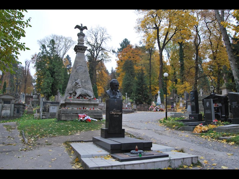 w głębi obelisk Juliana Konstantego Ordona