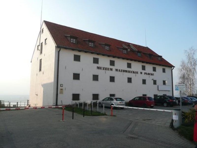 Zabytkowy spichlerz, ob. Muzeum Mazowieckie