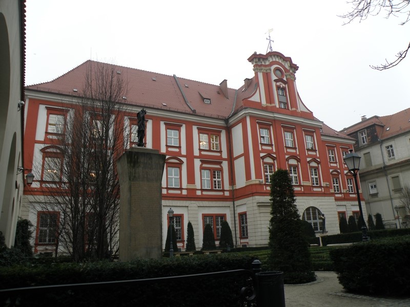 Zakład Narodowy im.Ossolińskich został założony przez hr.J.M.Ossolińskiego w 1817 r. - ogród barokowy