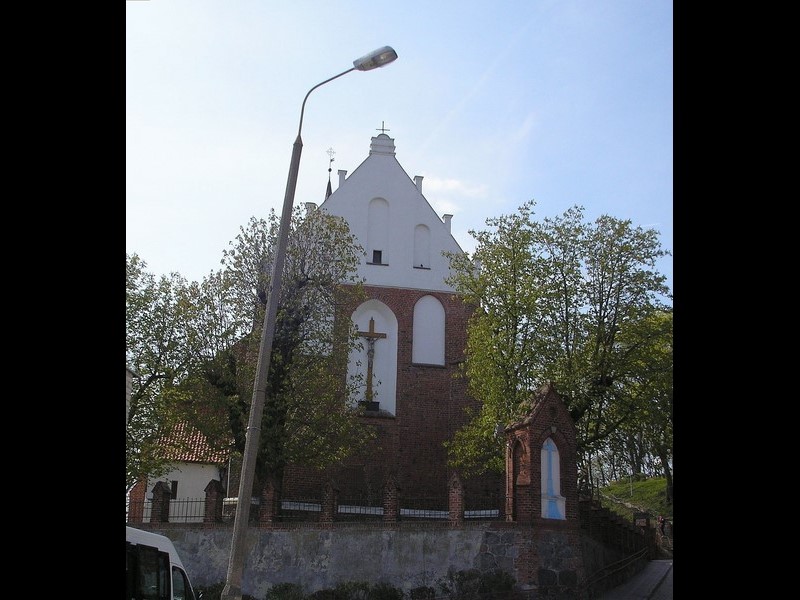 Dzieżgoń - kościół parafialny pw. Trójcy Przenajświętszej z XIII-XIV w, będący także...