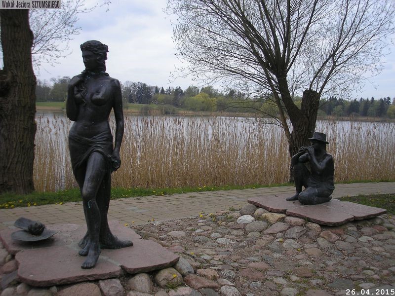 Współczesne rzeźby Rusałki i Wodnika, wykonane przez gdańską artystkę Adę Miedzińską