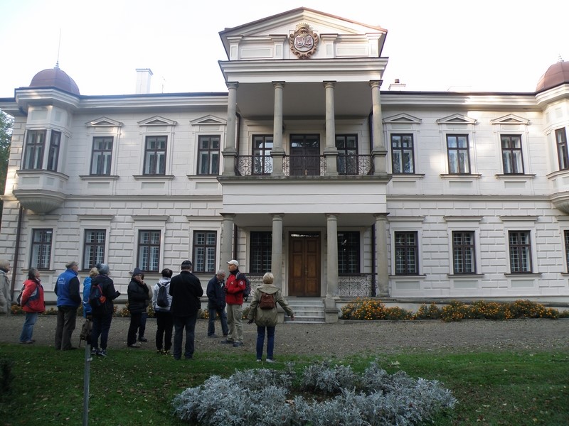 ...XIX-wieczny pałac w zespole pałacowo-parkowym, obecnie ośrodek szkoleniowy Uniwersytetu Rzeszowskiego