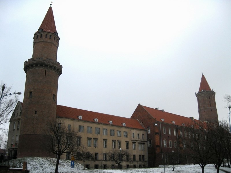 ZAMEK PIASTOWSKI w Legnicy to jedna z najważniejszych budowli w tym historycznym mieście