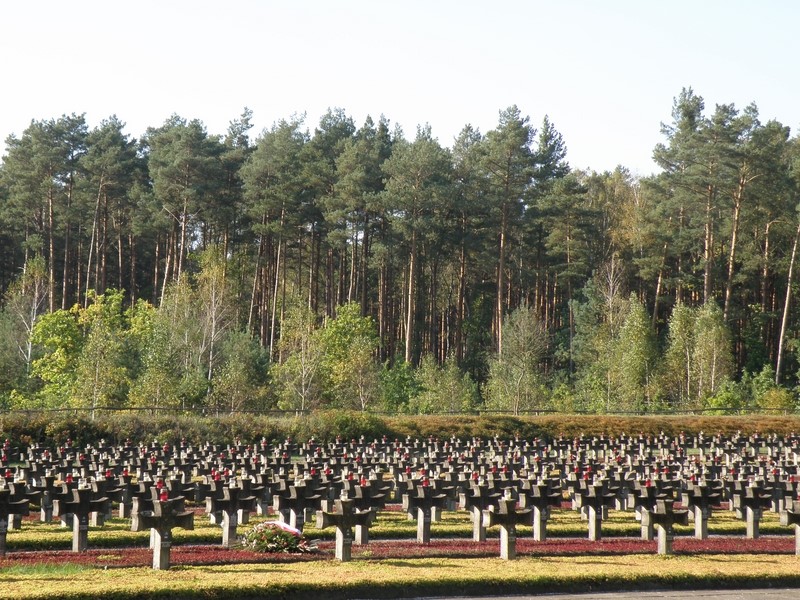 Po wojnie w 24 wskazanych przez leśników miejscach rozpoczęto ekshumować ciała pomordowanych