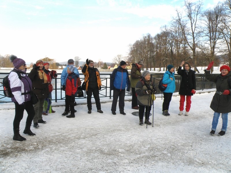 Od strony zachodniej Park zamknięty jest okazałym stawem